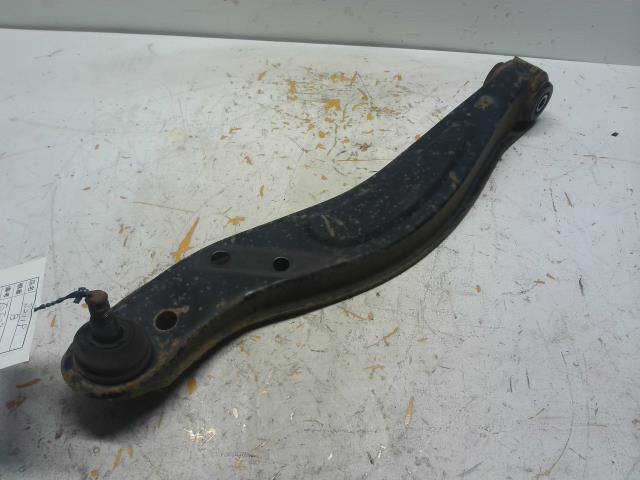 【中古】中古部品 ハイゼット S211P 右フロントロアアーム 【3310160100-000004468251720】