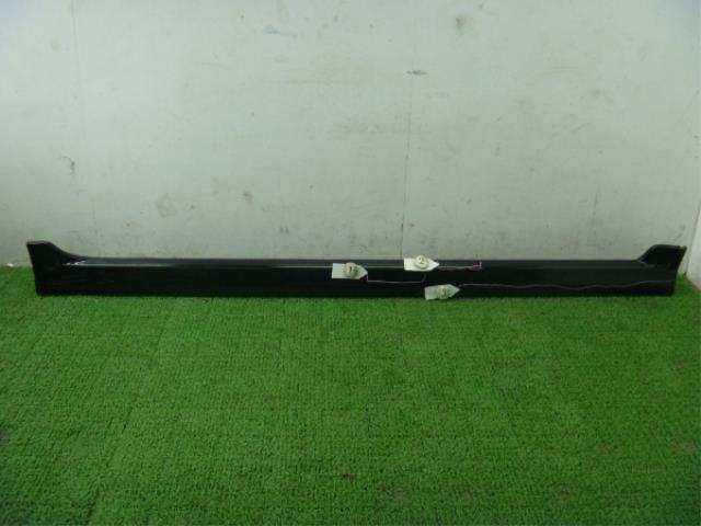 【中古】中古部品 bB NCP31 右サイドステップ 【3310250100-001375020213700】