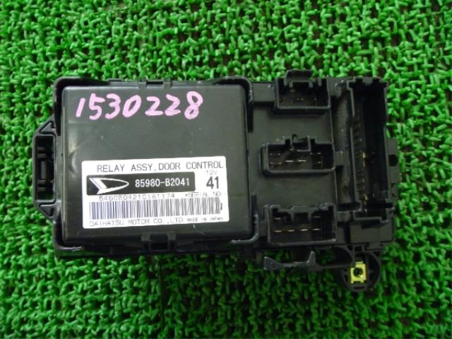 【中古】中古部品 ムーヴ L150S ヒューズボックス 【3310250100-001196498767800】