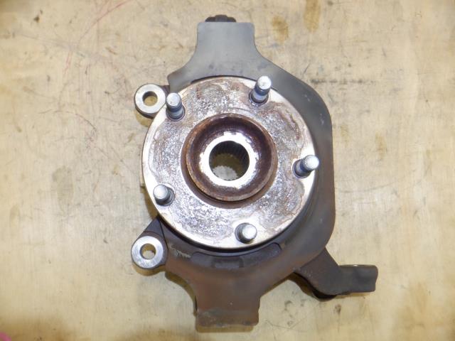 【中古】中古部品 ティアナ J31 左フロントナックルハブ 【3310250100-001661187844340】