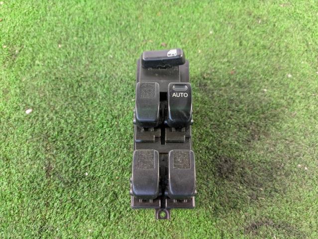 【中古】中古部品 テリオスキッド J131G パワーウインドウスイッチ 【3310080100-231212000161900】