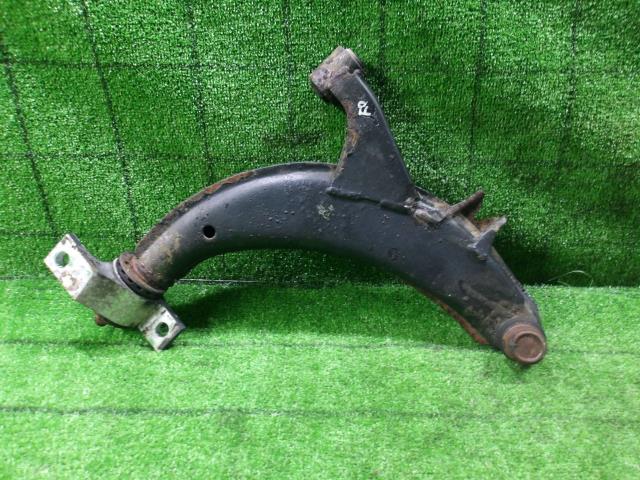 【中古】中古部品 フォレスター SF5 右フロントロアアーム 【3330420100-250920000151720】