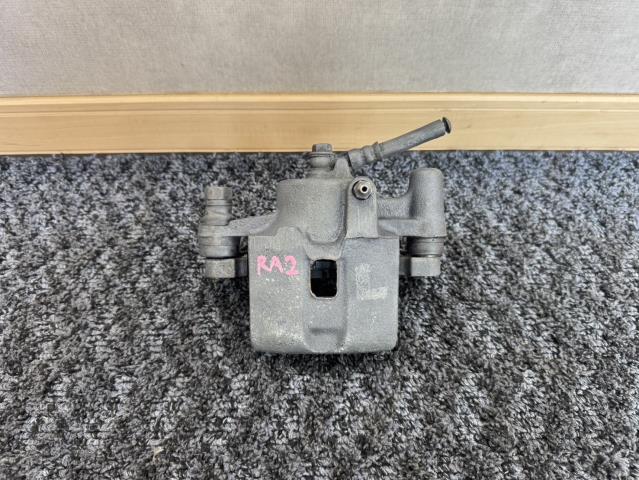 【中古】中古部品 プレオ RA2 左フロントキャリパー 【3330440100-250926000144360】