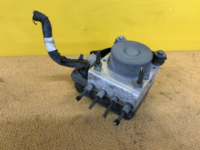 【中古】中古部品 タント L385S ABSアクチュエーター 【3330960100-000052577442500】