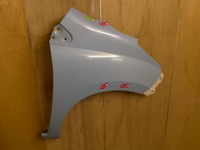 【中古】中古部品 キャロル HB25S 右フロントフェンダー 【3310550000-250904001910600】