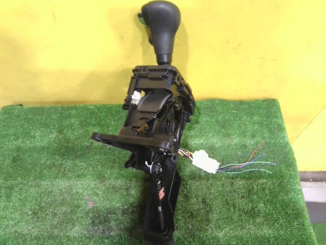 【中古】中古部品 ソリオ MA27S シフトレバー 【3331010600-250924000437850】
