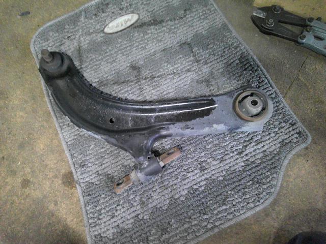 【中古】中古部品 セレナ FC26 左フロントロアアーム 【3310410000-000253036051740】