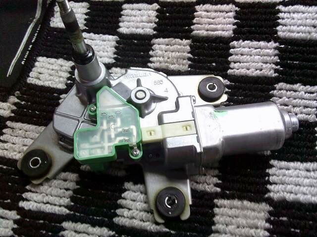 【中古】中古部品 デリカD5 CV4W リアワイパーモーター 【3330220100-251001000261700】