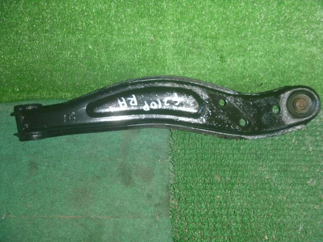 【中古】中古部品 ハイゼット S210P 右フロントロアアーム 【3330370100-000253016051720】