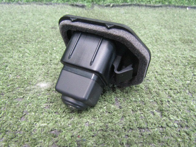 【中古】中古部品 エクストレイル HNT32 カメラ 【3330200100-242920000015851】