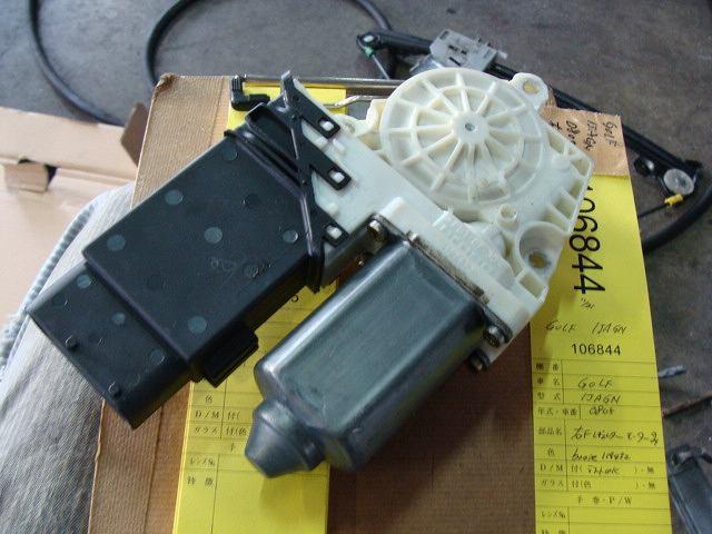 【中古】中古部品 VW ゴルフ 1JAGN 右フロントドアレギュレータ・モーター 【3340220100-000713040513120】