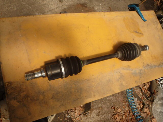 【中古】中古部品 AZワゴン MJ23S 左フロントドライブシャフト 【3331010800-000023596442200】