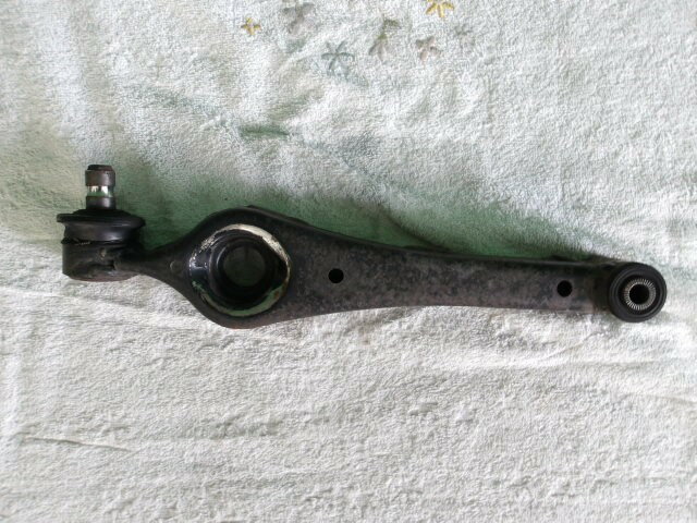 【中古】中古部品 ラパン HE21S 左フロントロアアーム 【3310420000-000002380151740】