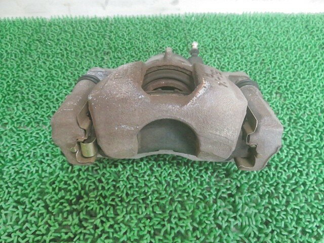 【中古】中古部品 ハイゼット S331V 右フロントキャリパー 【3330380100-000037028944330】