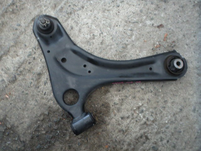 【中古】中古部品 ハイゼット S500P 右フロントロアアーム 【3331010800-000023606451720】