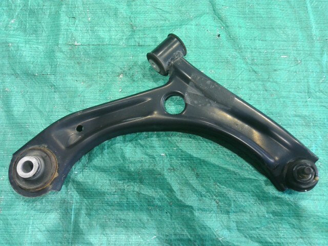 【中古】中古部品 ラパン HE33S 右フロントロアアーム 【3310090100-202510002651720】