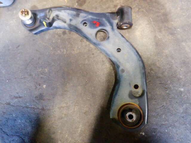 【中古】中古部品 N-BOX JF3 左フロントロアアーム 【3340140100-000025114151740】