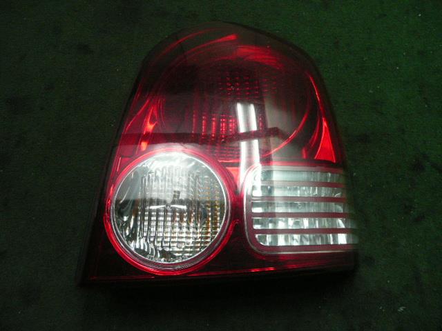 【中古】中古部品 ディオン CR9W 右テールランプ 【3310300100-001462265715500】
