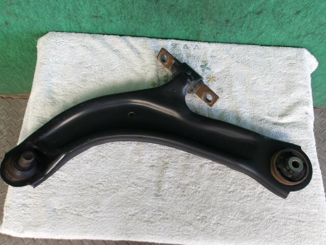 【中古】中古部品 セレナ FC26 左フロントロアアーム 【3310420000-000002380751740】