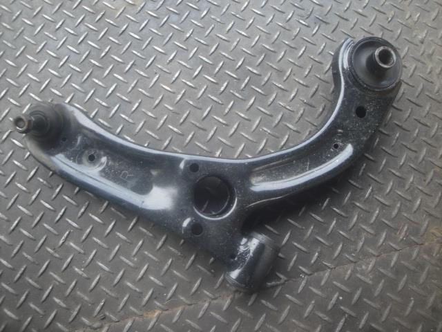 【中古】中古部品 ミライース LA300S 右フロントロアアーム 【3100430000-251008000151720】