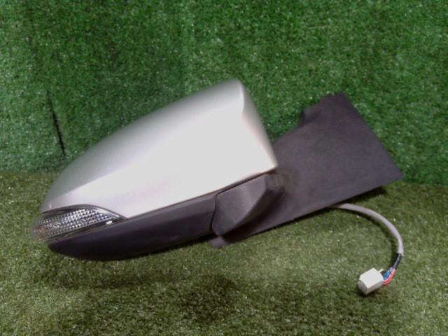 【中古】中古部品 ヴィッツ 56020 右サイドミラー 【3260300000-251008000113500】