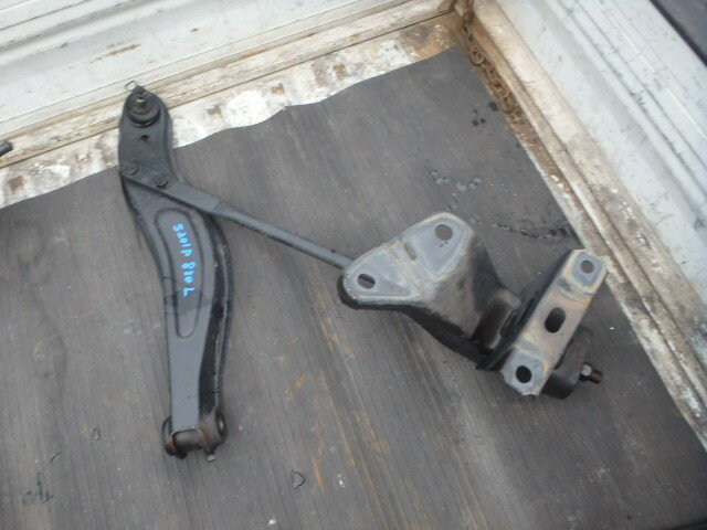 【中古】中古部品 ハイゼット S201P 左フロントロアアーム 【3331010800-000023612451740】