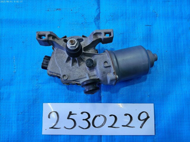 【中古】中古部品 カムリ AVV50 フロントワイパーモーター 【3310040100-000253022961600】