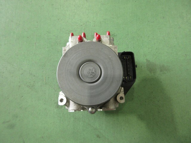 【中古】中古部品 カローラルミオン NZE151N ABSアクチュエーター 【3310590000-202510026142500】