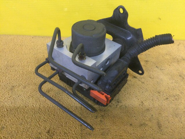 【中古】中古部品 ジムニー JB23W ABSアクチュエーター 【3330960100-000052544542500】