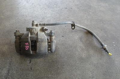 【中古】中古部品 アクティ HA4 右フロントキャリパー 【3340180100-251009000144330】
