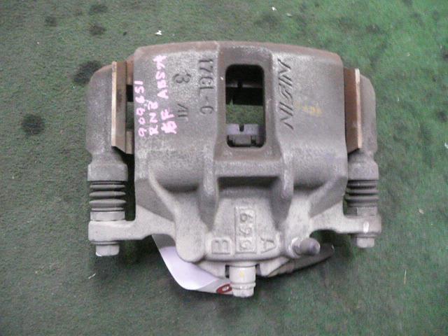 【中古】中古部品 ストリーム RN8 右フロントキャリパー 【3310300100-001510553144330】