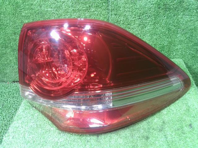 樂天商城 - 【中古】中古部品 クラウン GRS200 右テールランプ 【3330900100-000025130715500】