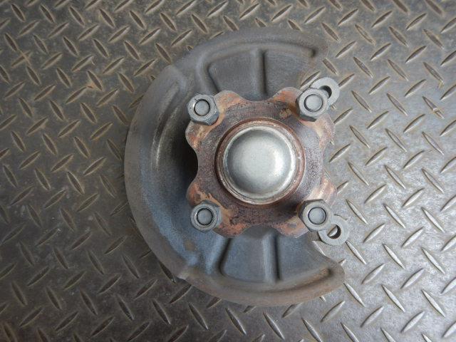 【中古】中古部品 エブリィ DA64V 左フロントナックルハブ 【3330920100-000253004744340】