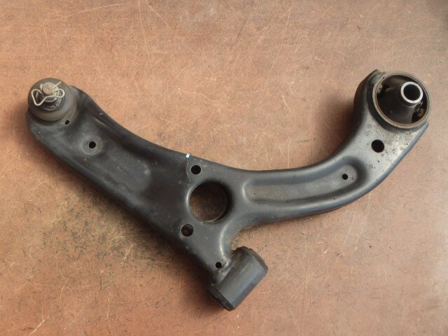 【中古】中古部品 ムーヴ LA150S 右フロントロアアーム 【3331010800-000023646151720】
