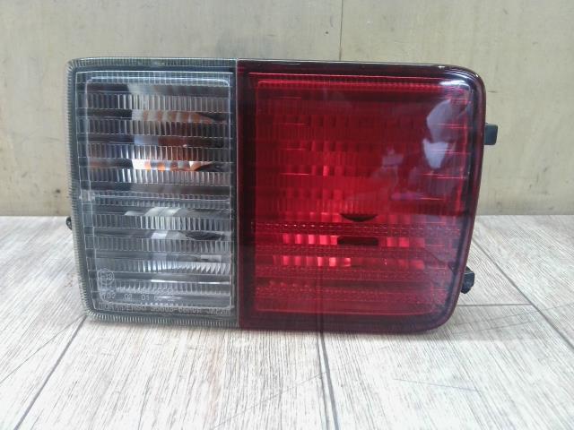 【中古】中古部品 ミニキャブ DS64V 右テールランプ 【3310390100-251008001415500】