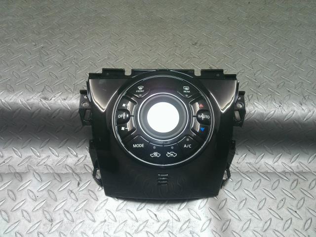 【中古】中古部品 ノート HE12 A/Cスイッチパネル 【3330990700-202412004160900】