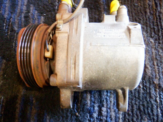 【中古】中古部品 モコ MG22S A/Cコンプレッサー 【3340140100-000025254760700】