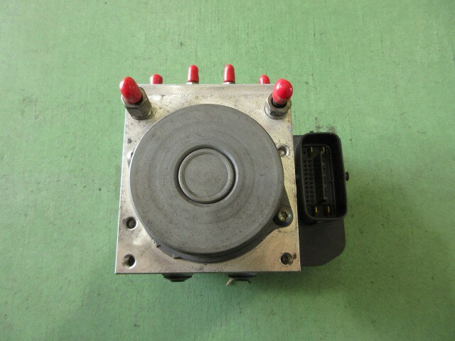 【中古】中古部品 モコ MG33S ABSアクチュエーター 【3310590000-202510033042500】