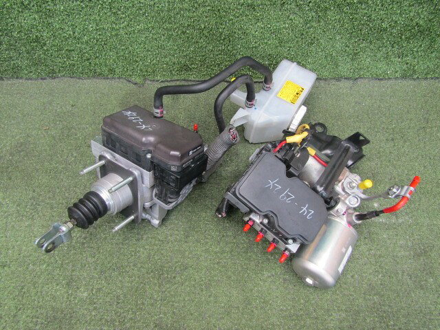 【中古】中古部品 ジャパンタクシー NTP10 ABSアクチュエーター 【3330200100-242924000042500】