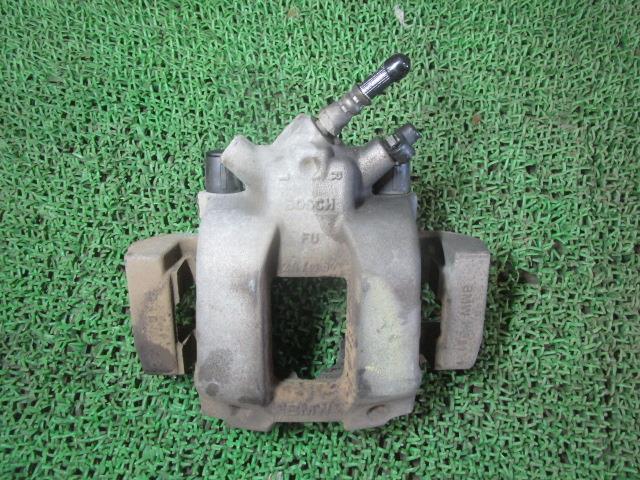 【中古】中古部品 BMW 1シリーズ 1A16 右フロントキャリパー 【3330540100-250619000344330】