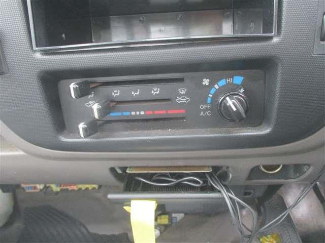 【中古】中古部品 タウンエース KM80 A/Cスイッチパネル 【3500080000-251007000560900】