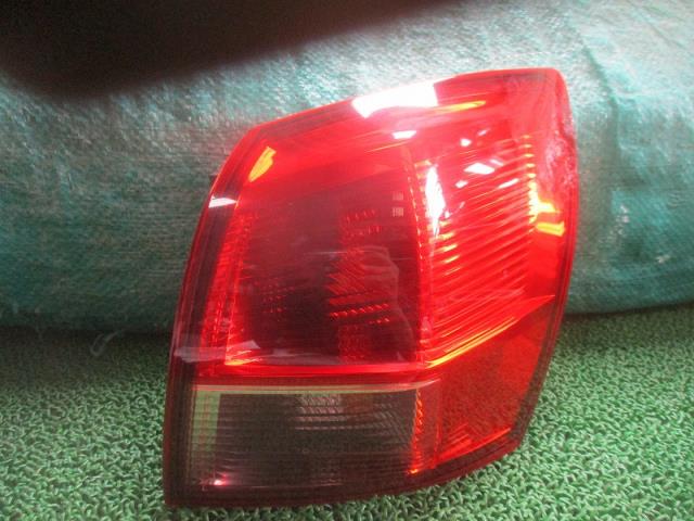 【中古】中古部品 デュアリス KJ10 右テールランプ 【3500080000-250620000615500】