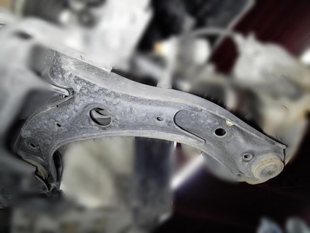 【中古】中古部品 N−BOX JF1 左フロントロアアーム 【3310050100-250717000151740】