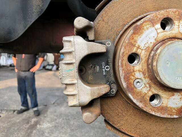 【中古】中古部品 VW ポロ 6RCJZ 右リアキャリパー 【3310070100-0000Y0771544430】