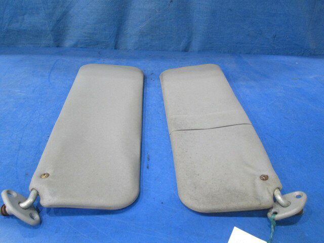 【中古】中古部品 ハイゼット S200P サンバイザー 【3310160100-000004477477350】