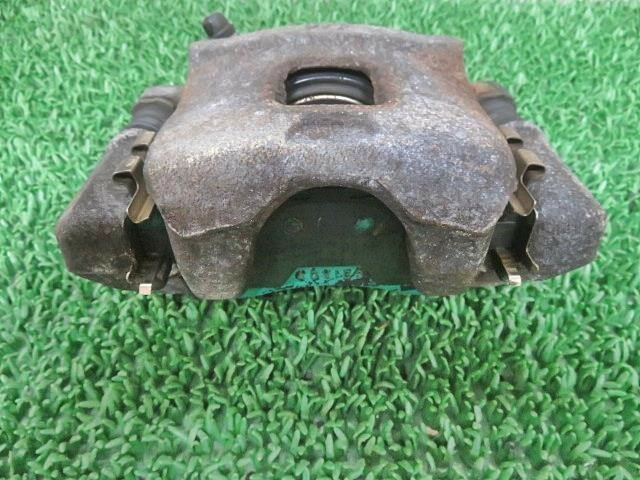 【中古】中古部品 キャリィ DA63T 左フロントキャリパー 【3330380100-000033026144360】