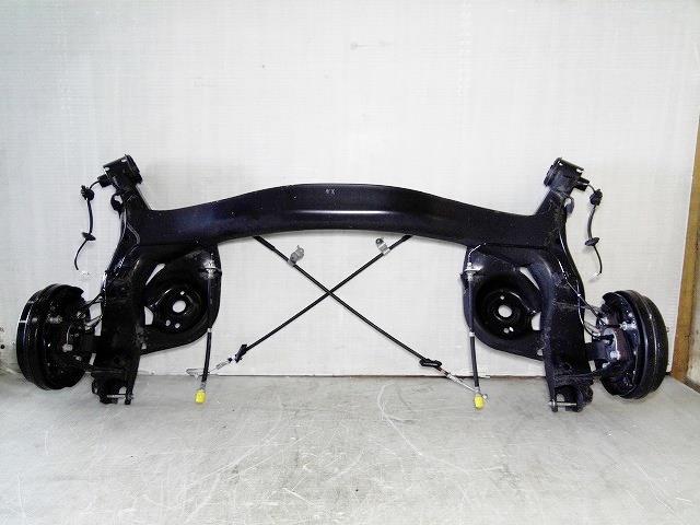 【中古】中古部品 N−VAN JJ1 リアアクスルビーム 【3310050100-241003000153500】