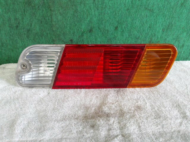 【中古】中古部品 ミニキャブ U61T 右テールランプ 【3310420000-000002383115500】