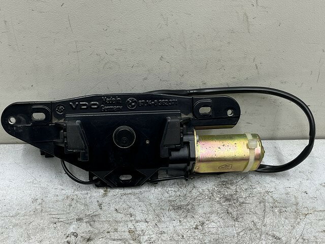 【中古】中古部品 BMW 5シリーズ DP28 トランク・バックドアロックソレノイド 【3310070100-0000Y0766564590】