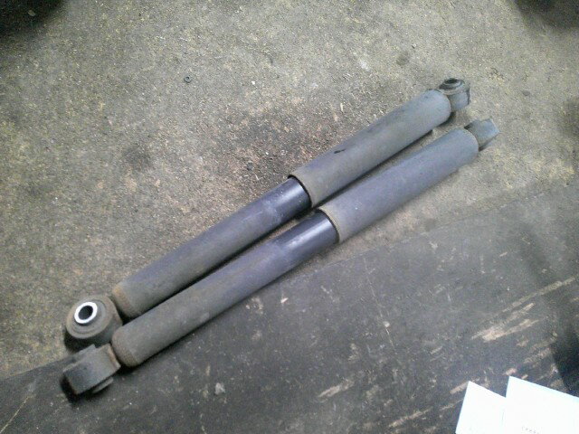 【中古】中古部品 キャリィ DA63T 右リアショックアブソーバー 【3310410000-000243052450700】